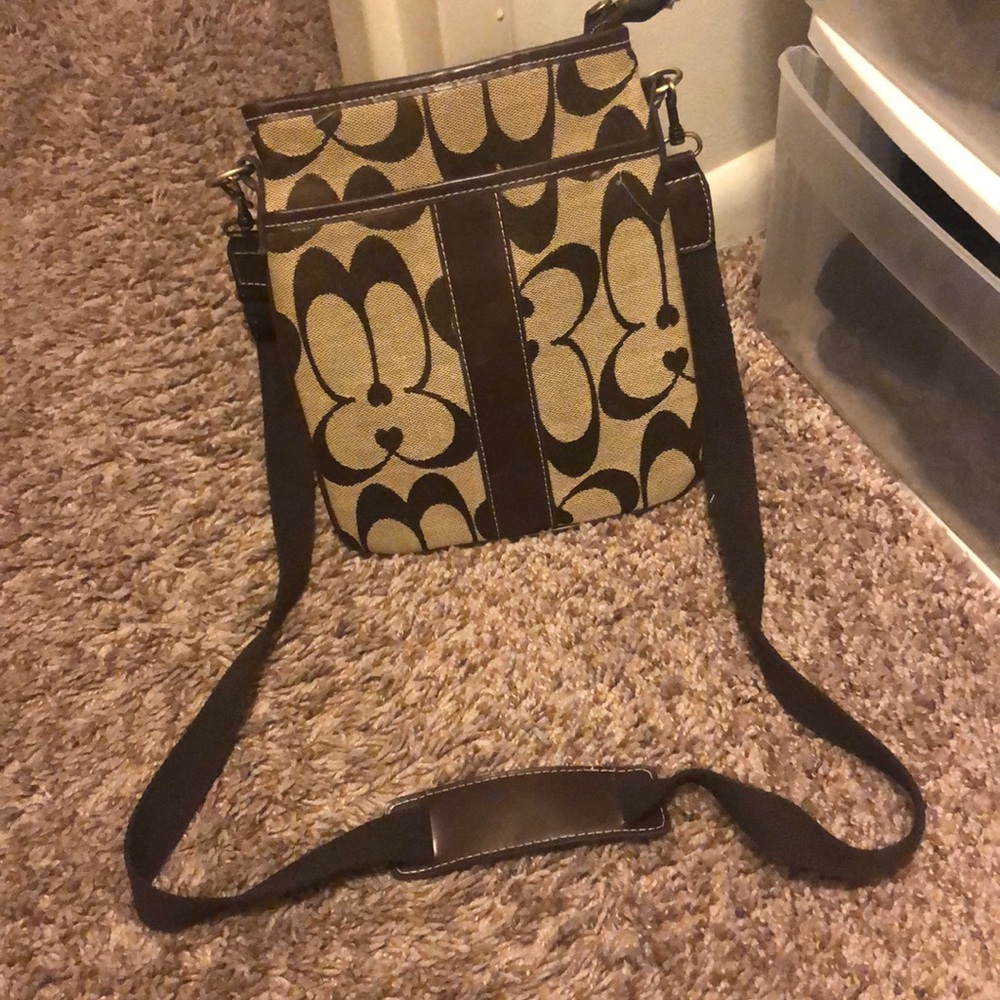 Crossbody purse